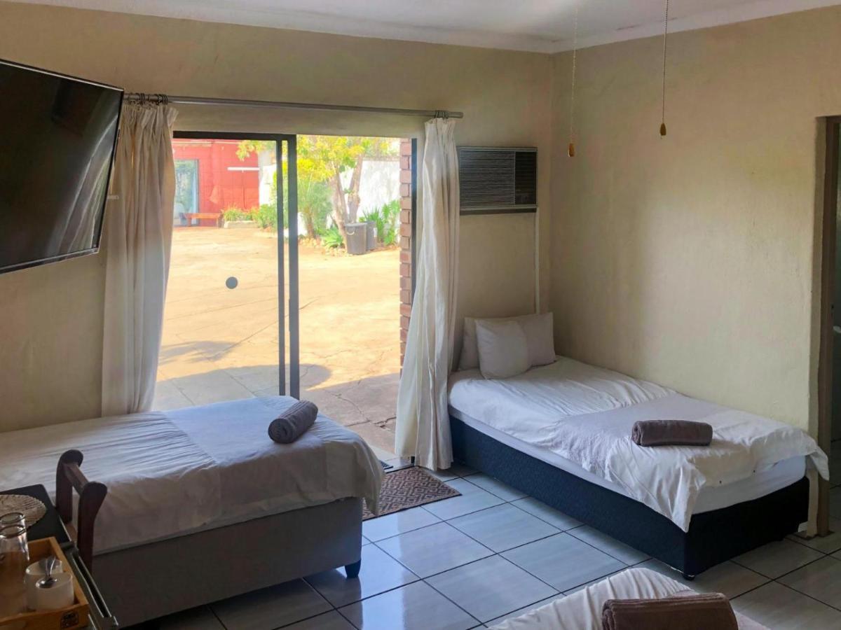 Jozini Guesthouse Habitación foto